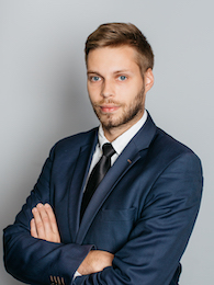 Reinis Lauskis : Associate Director | Advisory & Transactions